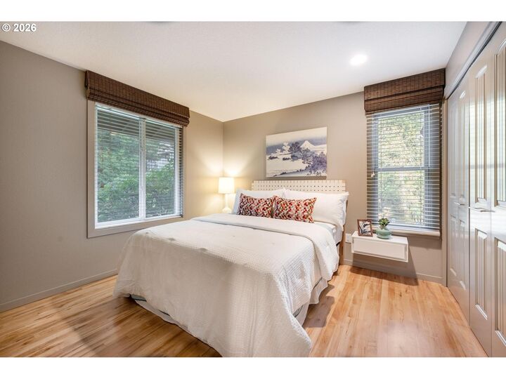 Property Photo:  211 NW Seblar Dr  OR 97210 