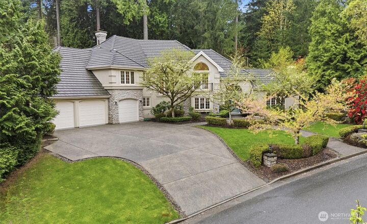 Property Photo: 13799 NE 32nd Place WA 98005