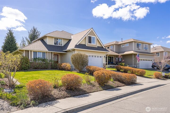 Property Photo:  2611  Pacific Highlands Avenue  WA 98248 