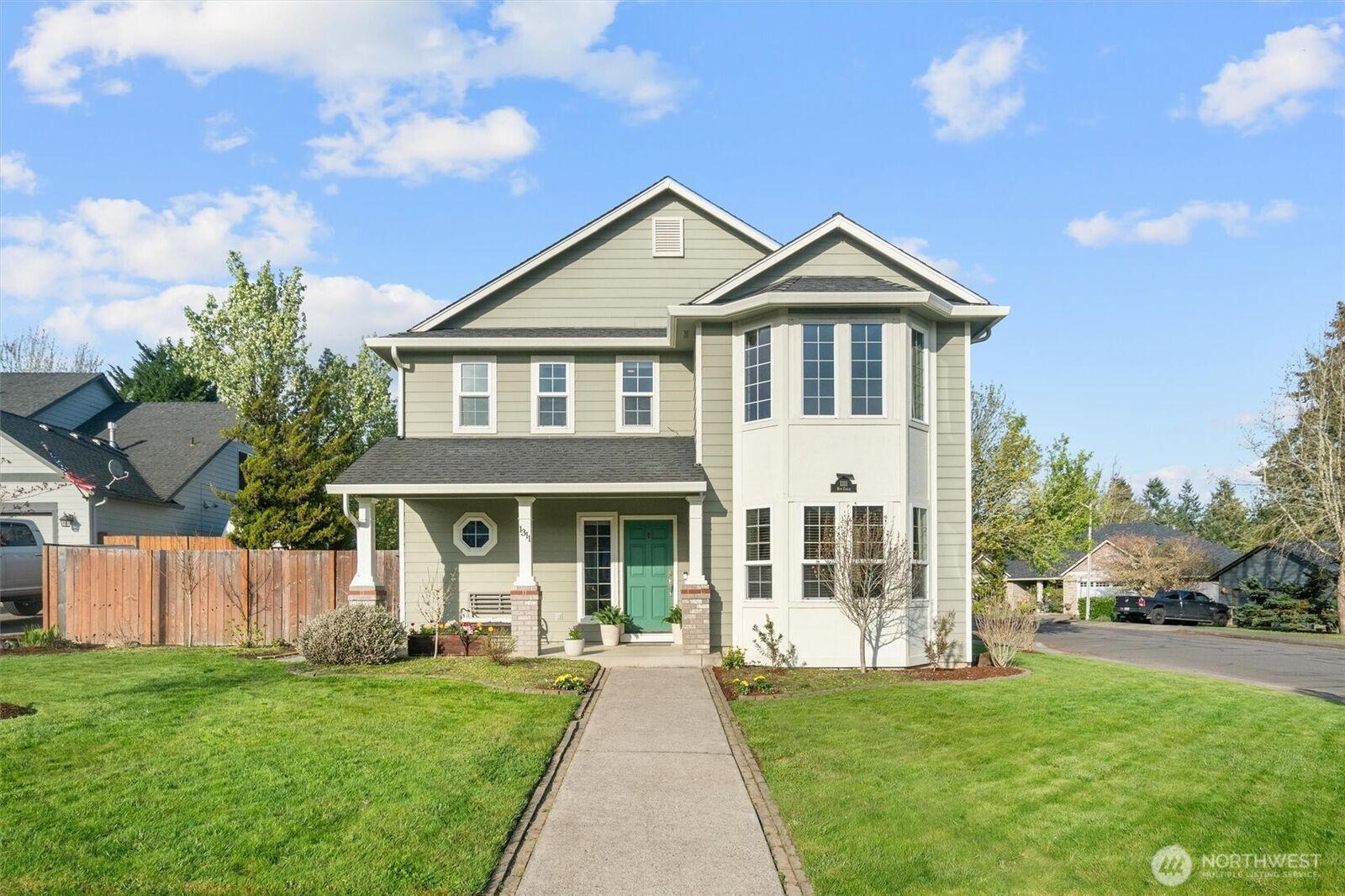 Property Photo:  1311 E 16th Circle  WA 98629 