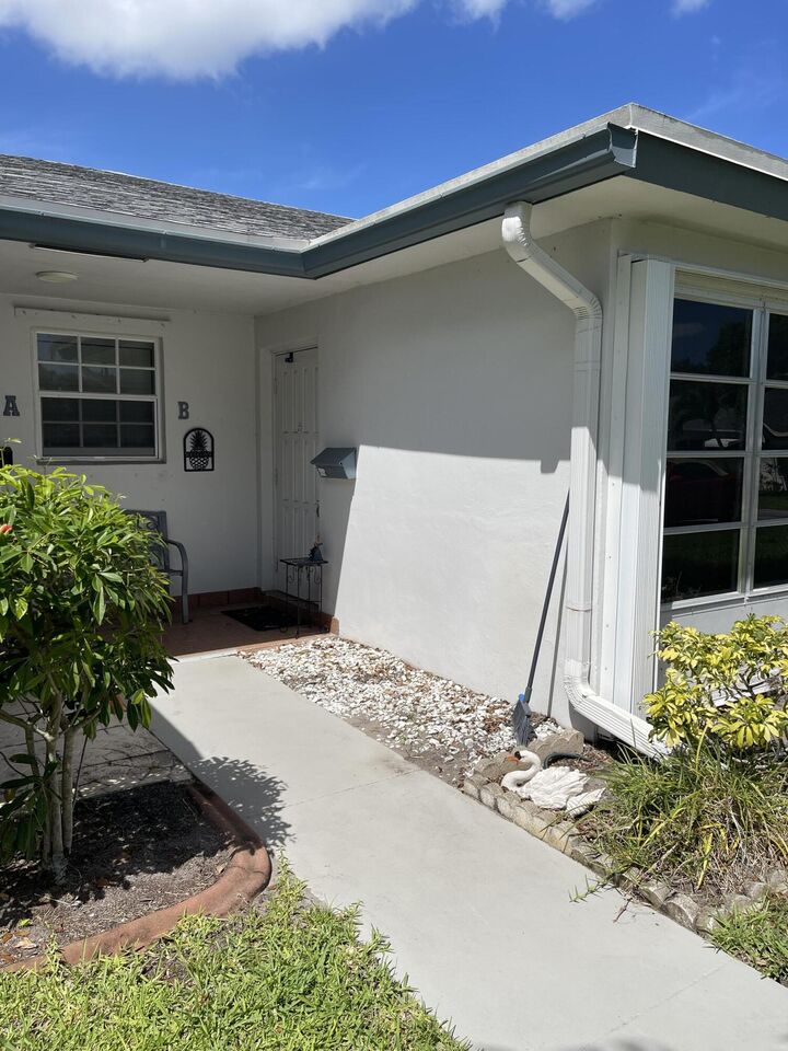Property Photo:  1137 South Drive B  FL 33445 