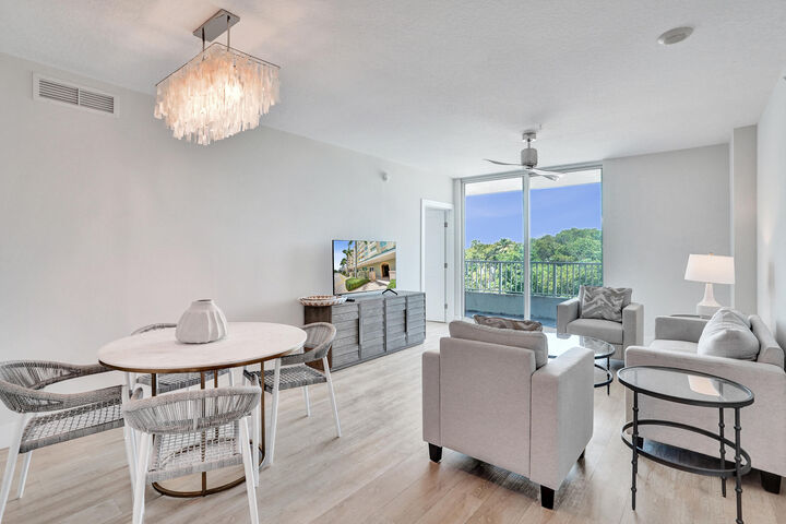 Property Photo:  700 E Boynton Beach Boulevard 406  FL 33435 