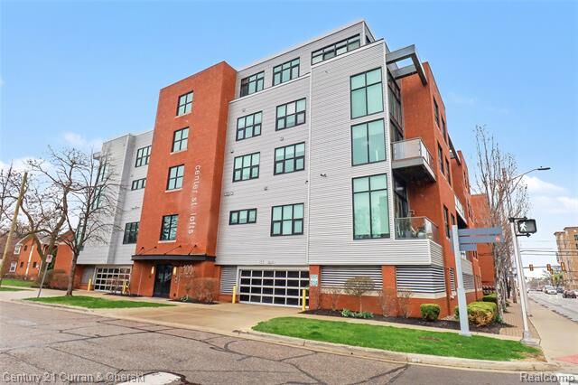 Property Photo:  100 N Center Street 402  MI 48067 