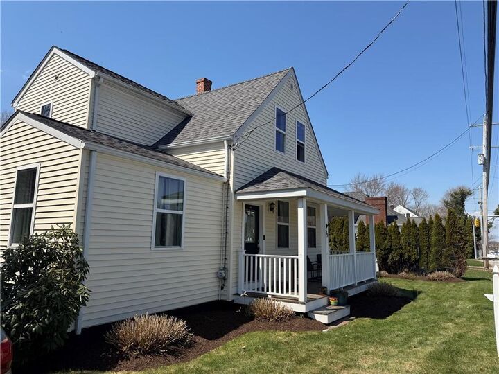 Property Photo:  433 Metacom Avenue  RI 02809 
