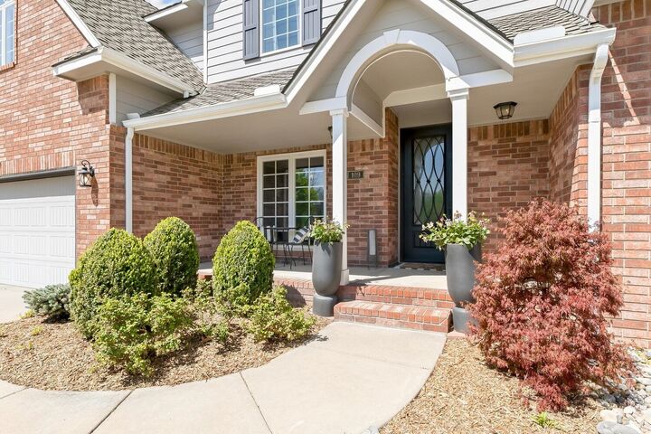 Property Photo: 109 N Chelmsford Ct KS 67230