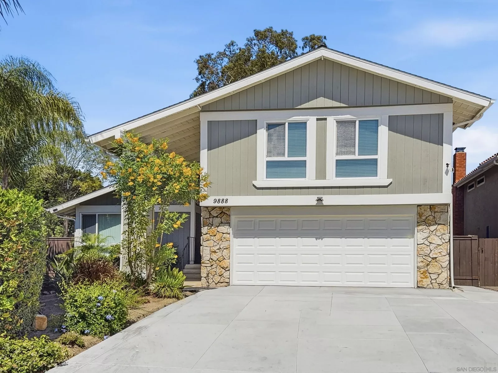 Property Photo:  9888 Via Caceres  CA 92129 