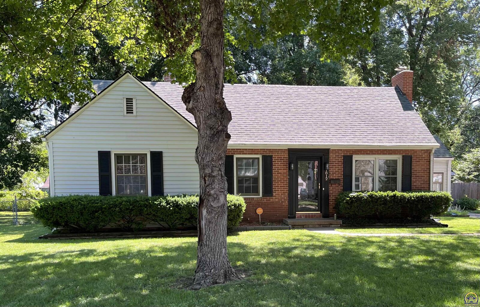 Property Photo:  1812 SW Webster Ave  KS 66604 