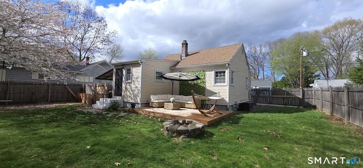 Property Photo:  122 Deepwood Drive  CT 06040 