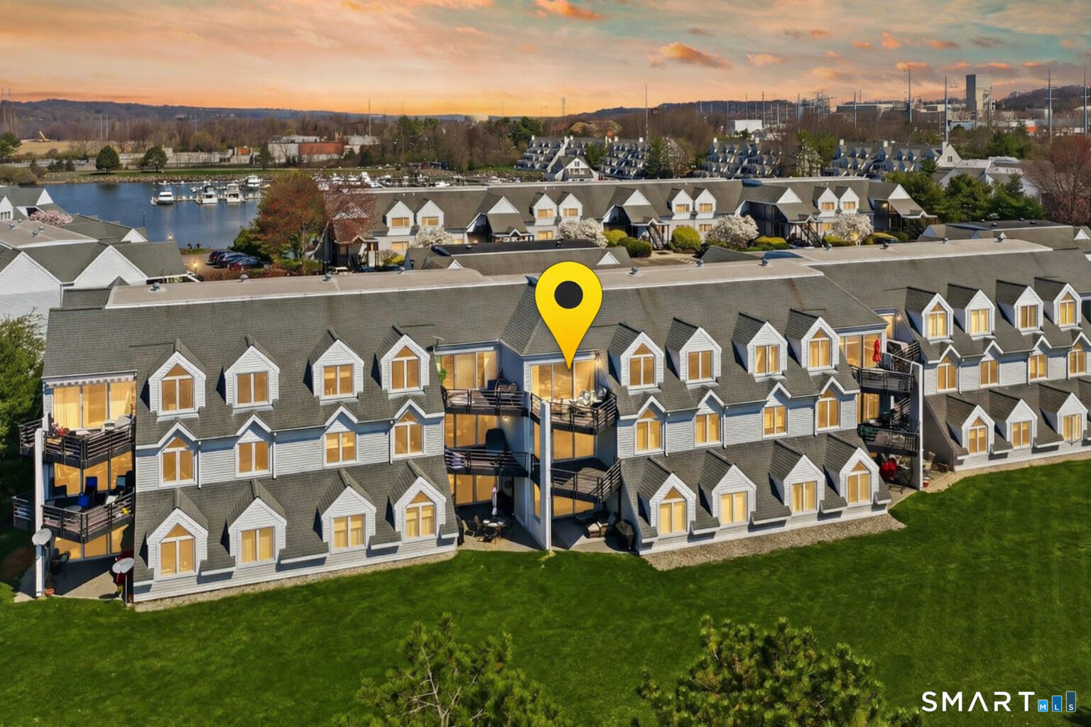 Property Photo:  833 Popes Island Road 833  CT 06461 