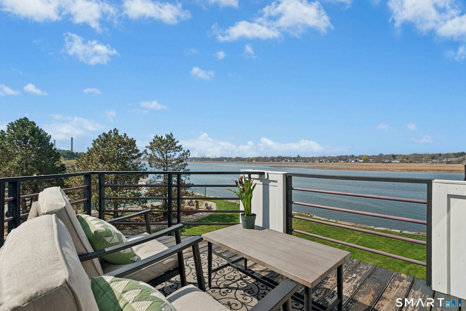 Property Photo:  833 Popes Island Road 833  CT 06461 