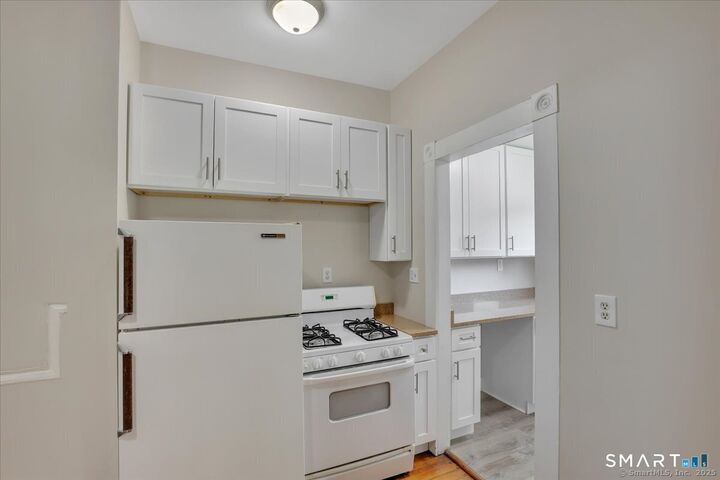 Property Photo:  94 Bassett Street  CT 06051 