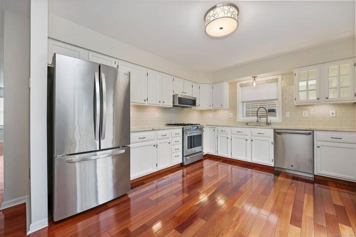 Property Photo:  105 Dean Street A  CT 06902 