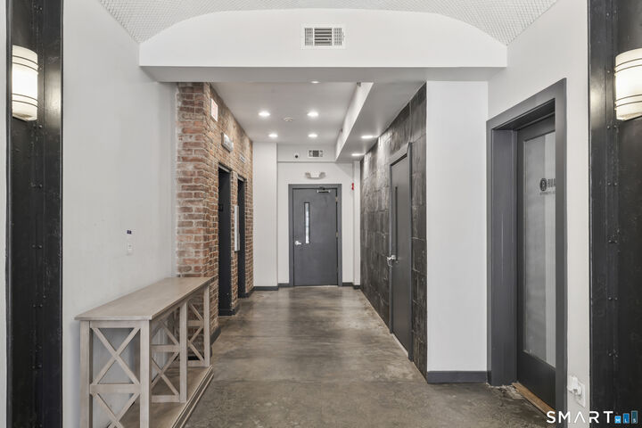 Property Photo:  881 Lafayette Boulevard 3K  CT 06604 