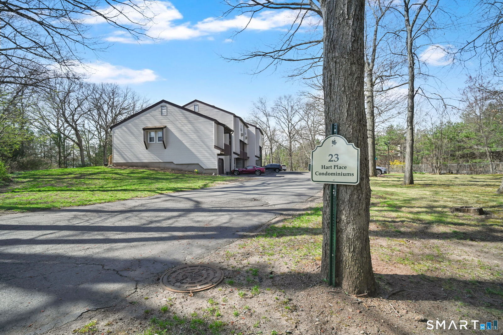 Property Photo:  23 Hart Place 2  CT 06062 