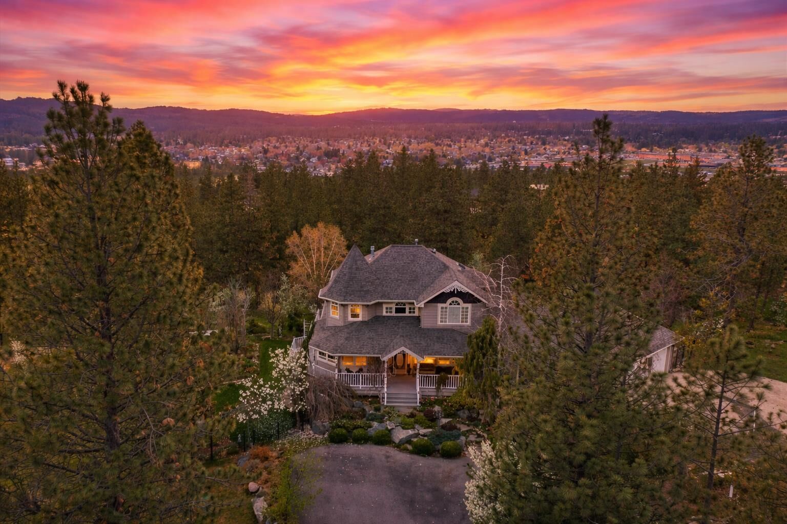 Property Photo: 4310 S Horizon Hill Ln WA 99206
