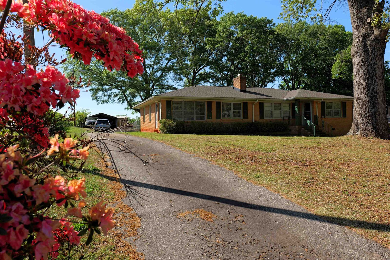 Property Photo:  303 Inman Road  SC 29365-1411 