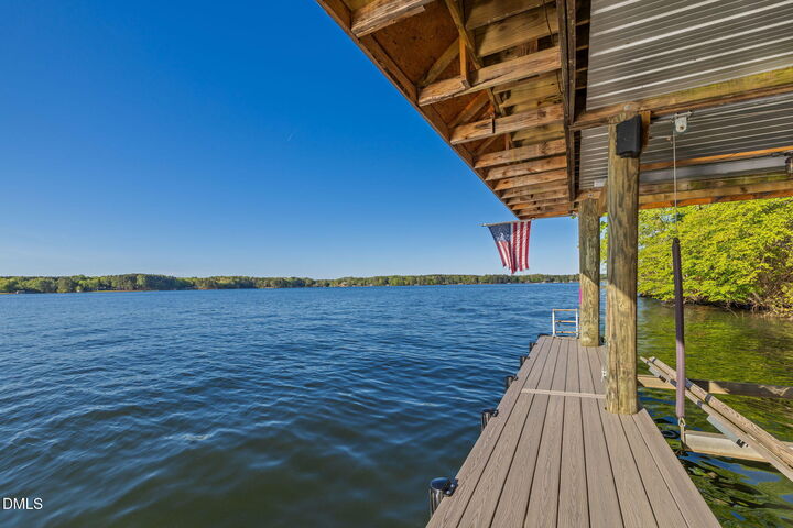 Property Photo:  348 Harbor Drive  NC 27551 