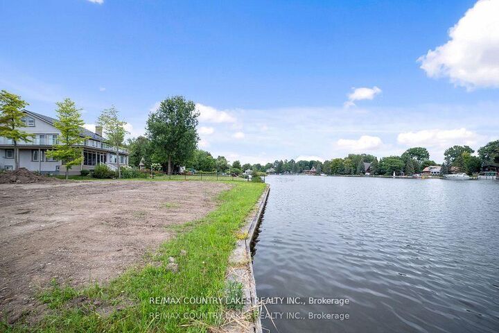 Property Photo:  41 Paradise Boulevard  ON L0K 1B0 