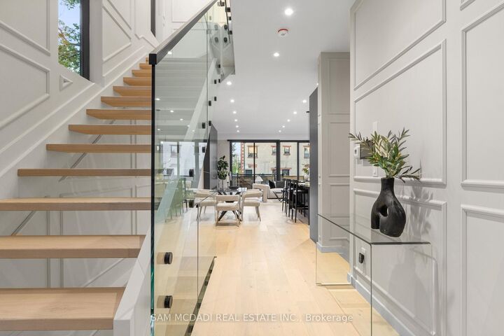 Property Photo: 1090 Ella Avenue ON L5E 1H5