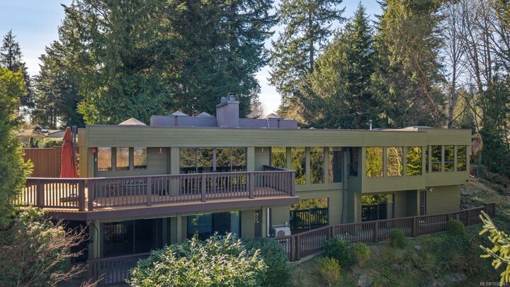 2340 Spring Rd — photo 1
