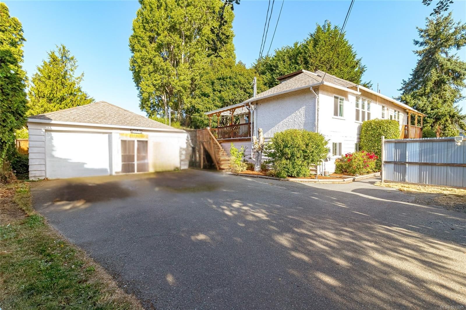 Property Photo: 2920 Shakespeare St BC V8R 4H4
