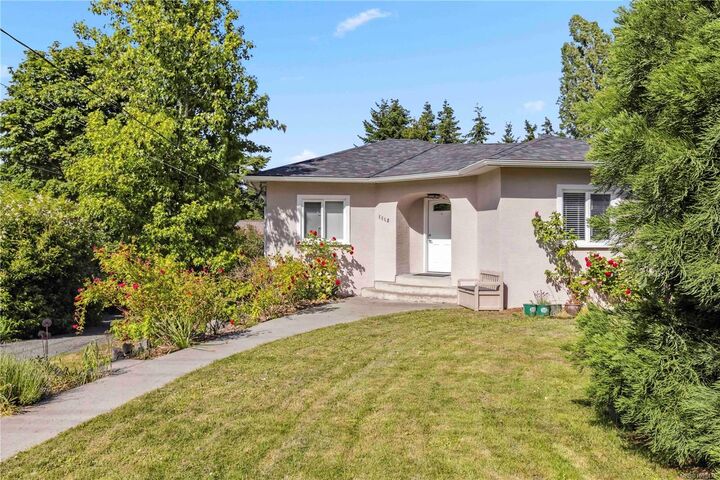 1112 Craigflower Rd — photo 1