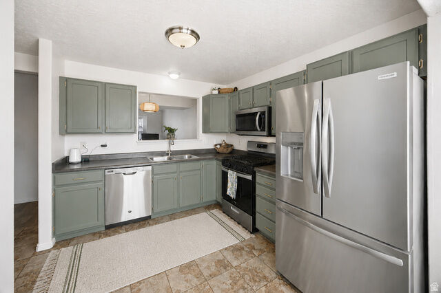 Property Photo: 780 E Hamlet Cir S UT 84049