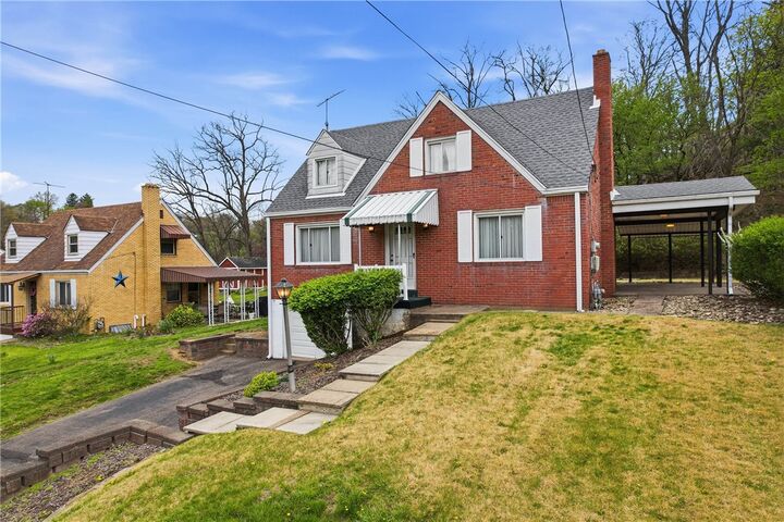 Property Photo:  824 Vilsack Rd  PA 15116 