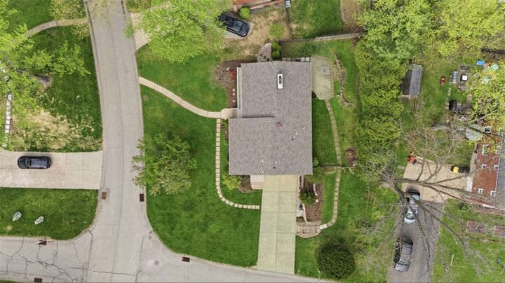 Property Photo:  2675 Strathmore Ln  PA 15102 