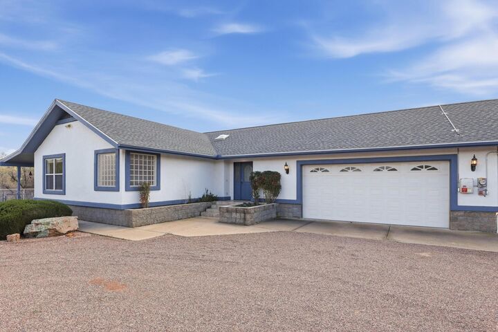 Property Photo: 8780 W Single Tree Lane AZ 85541