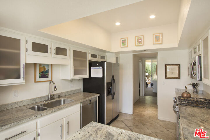 Property Photo: 501 Desert Lakes Cir CA 92264