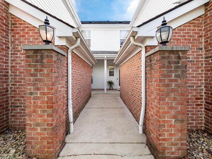 Property Photo:  5853 Edge Of Village  OH 43081 