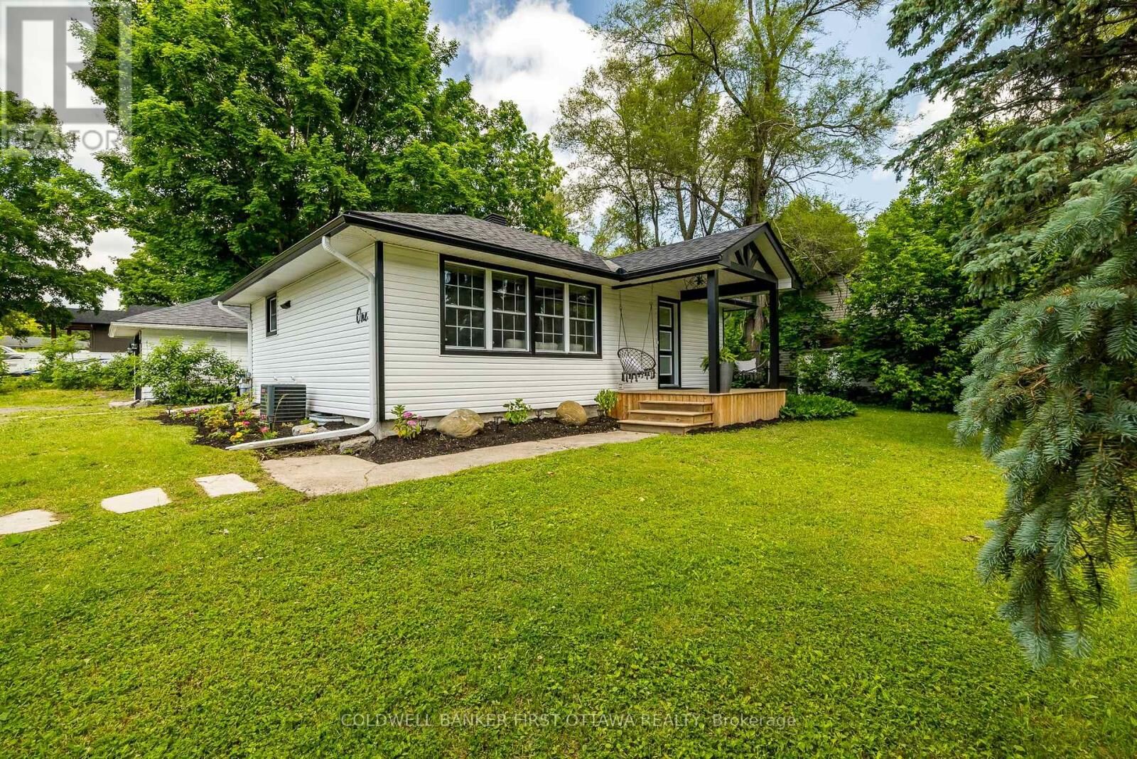 Photo de la propriété:  1 Porter Street  ON K2S 1P8 