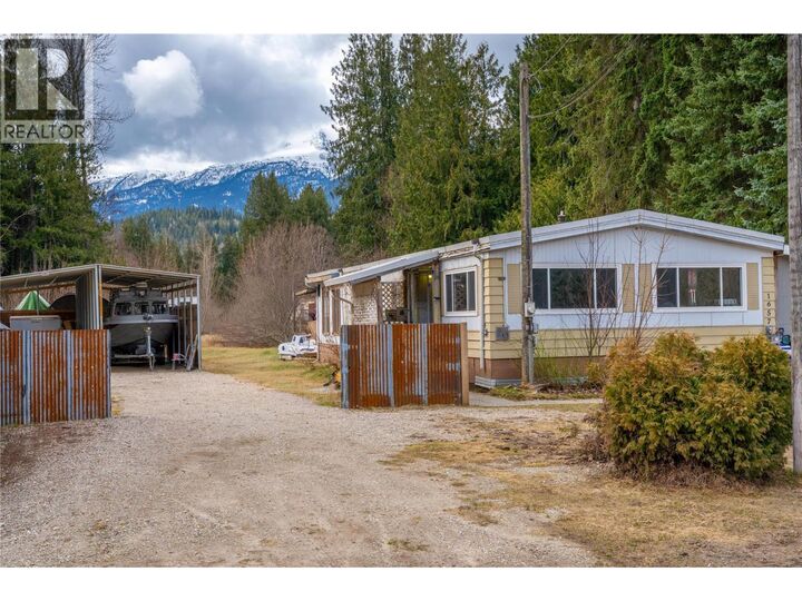 Property Photo: 1657 Illinisky Road BC V0E 3K0