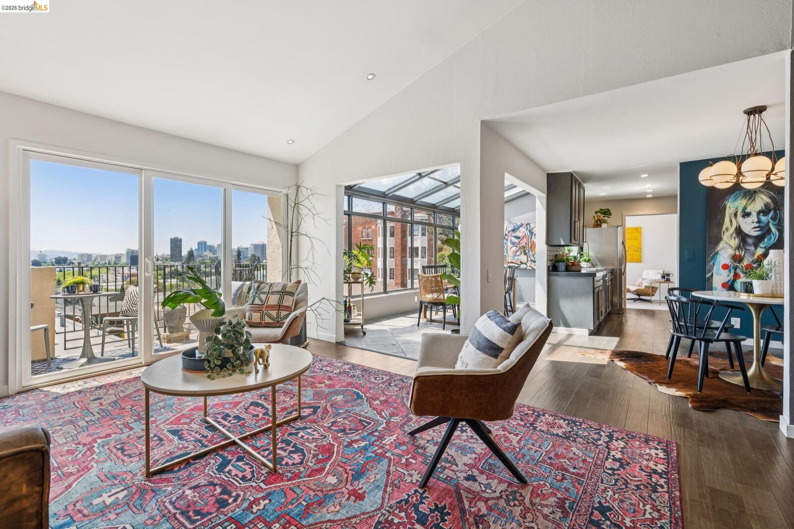 Property Photo:  525 Mandana Blvd 402  CA 94610 