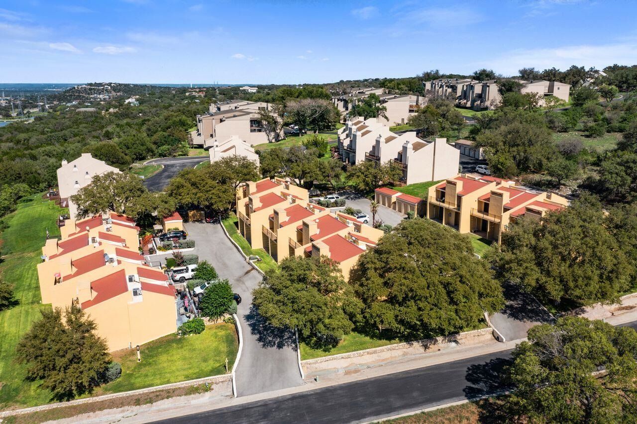 Property Photo:  402 Hi Stirrup E4  TX 78657 