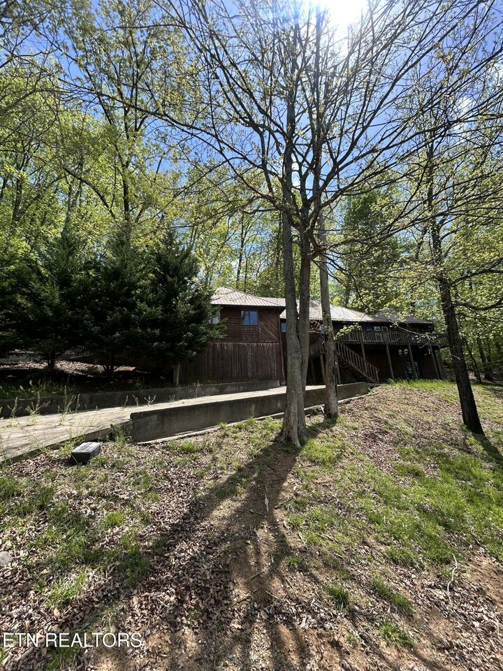 Property Photo:  690 Stevens St  TN 37857 