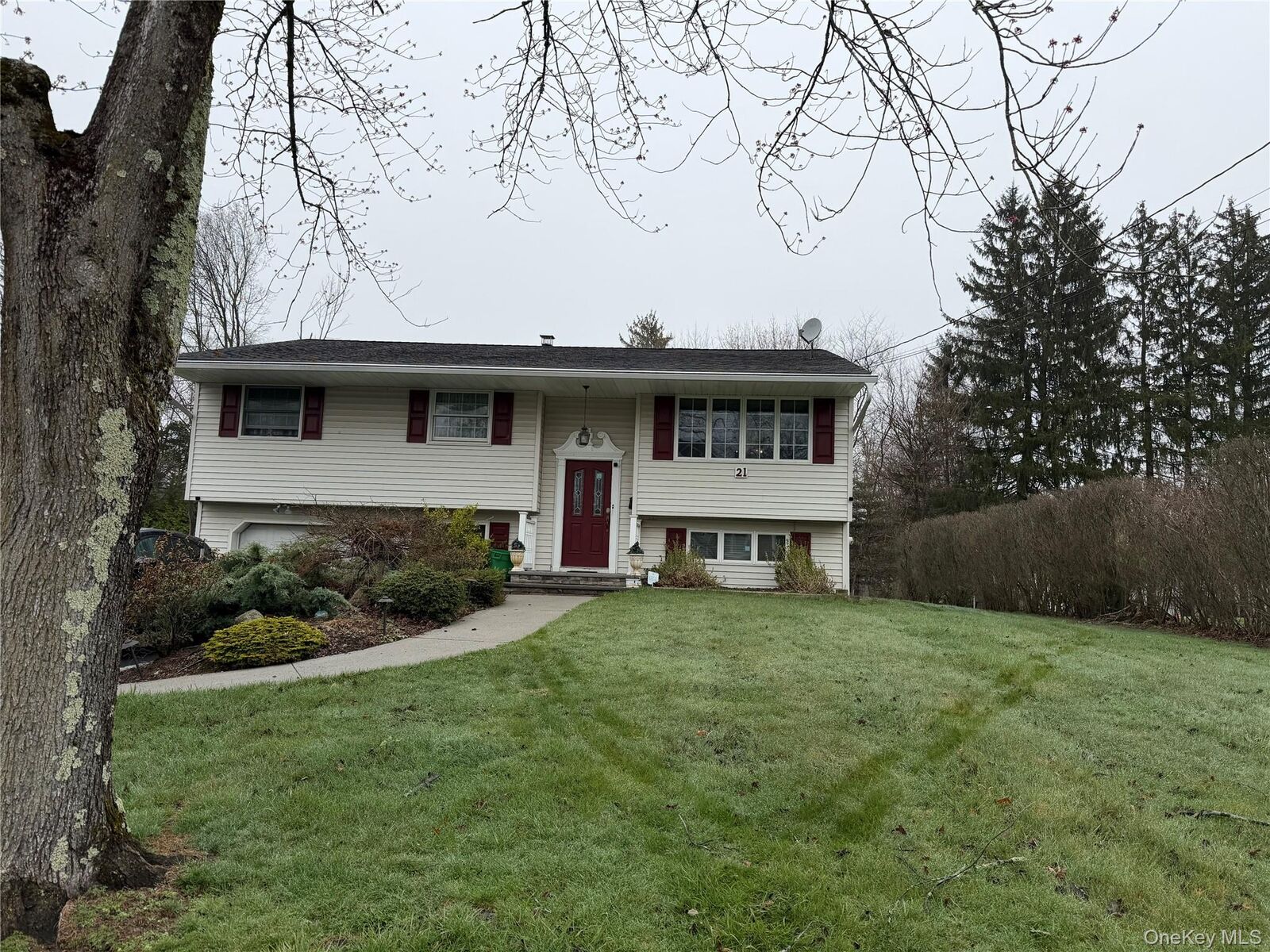 Property Photo:  21 Kreuz Drive  NY 10994 