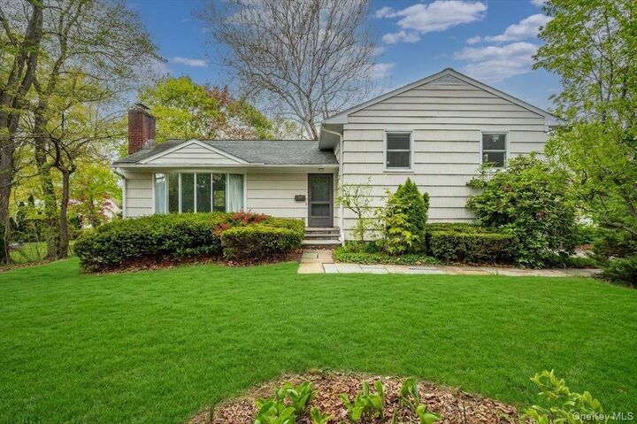 Property Photo:  625 North Street  NY 10605 