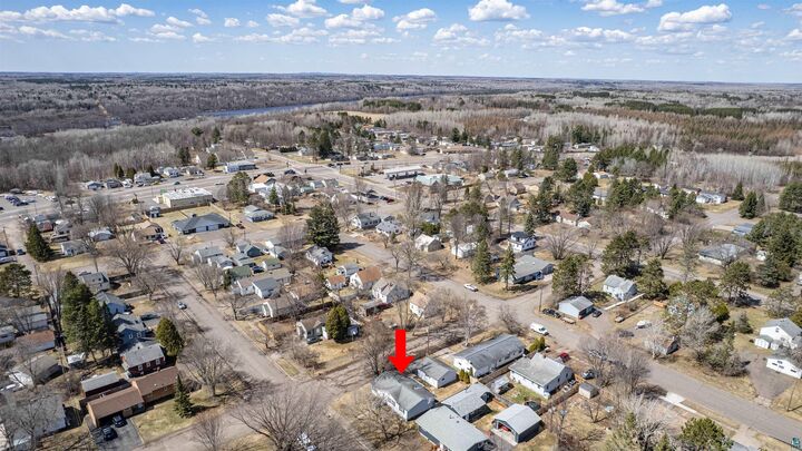 Property Photo:  401 Agate St  MN 55720 