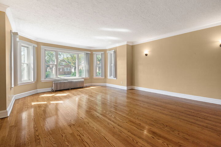 Property Photo:  8235 S Indiana Avenue 1  IL 60619 