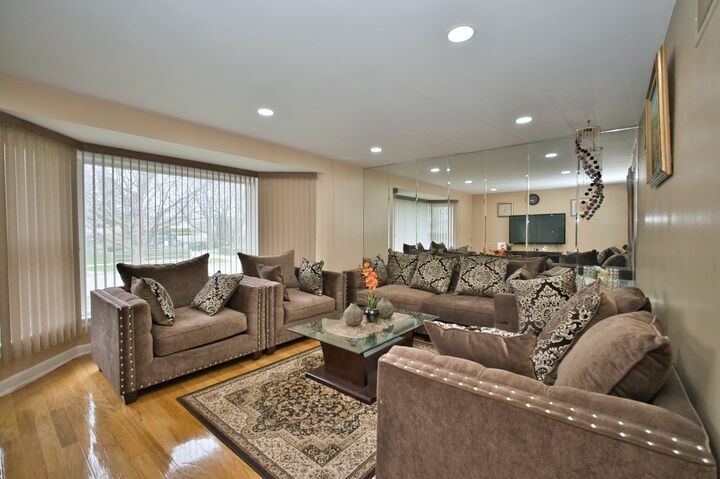 Property Photo:  