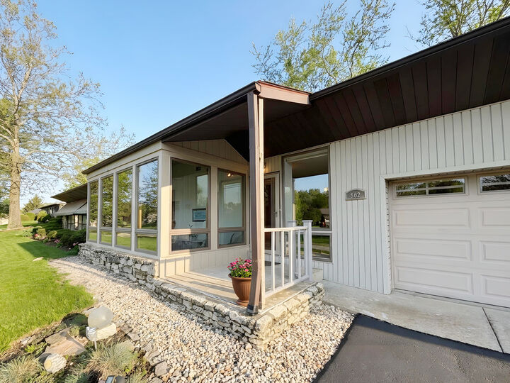 Property Photo: 562 Kathleen Street IL 60136