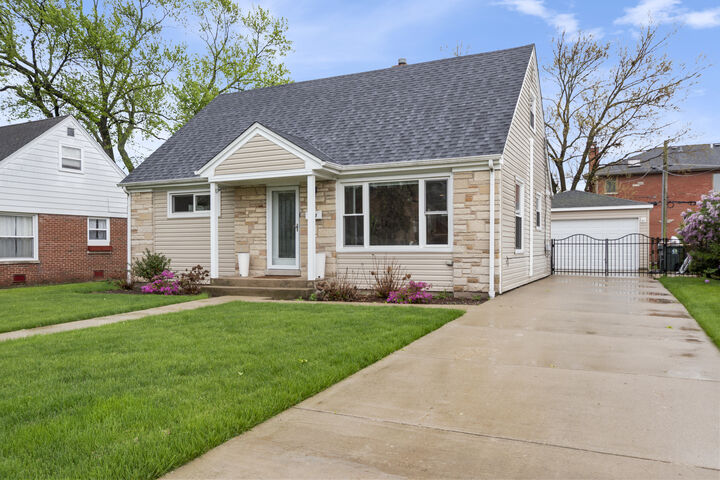 Property Photo:  