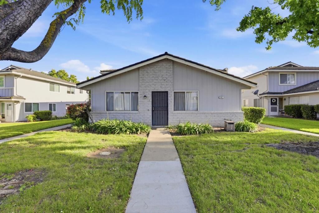 Property Photo:  812 Blossom Hill Road 2  CA 95123 
