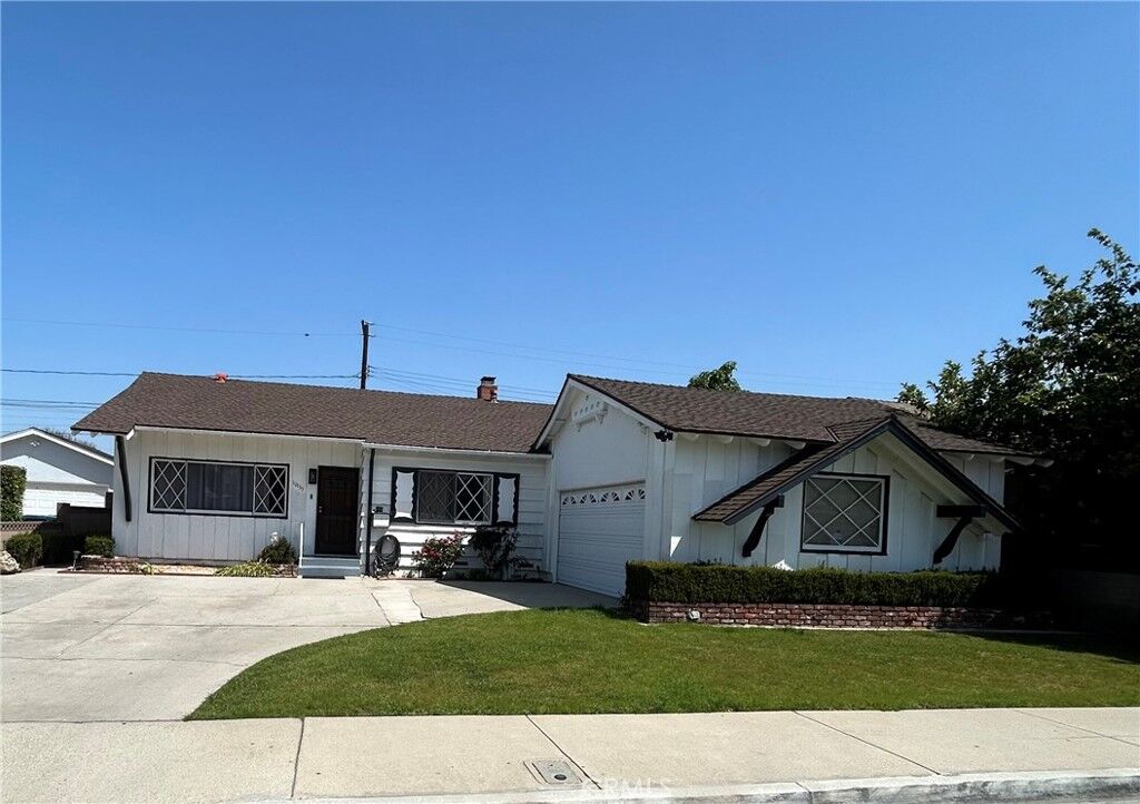 Property Photo:  10135 Nichols Street  CA 90706 