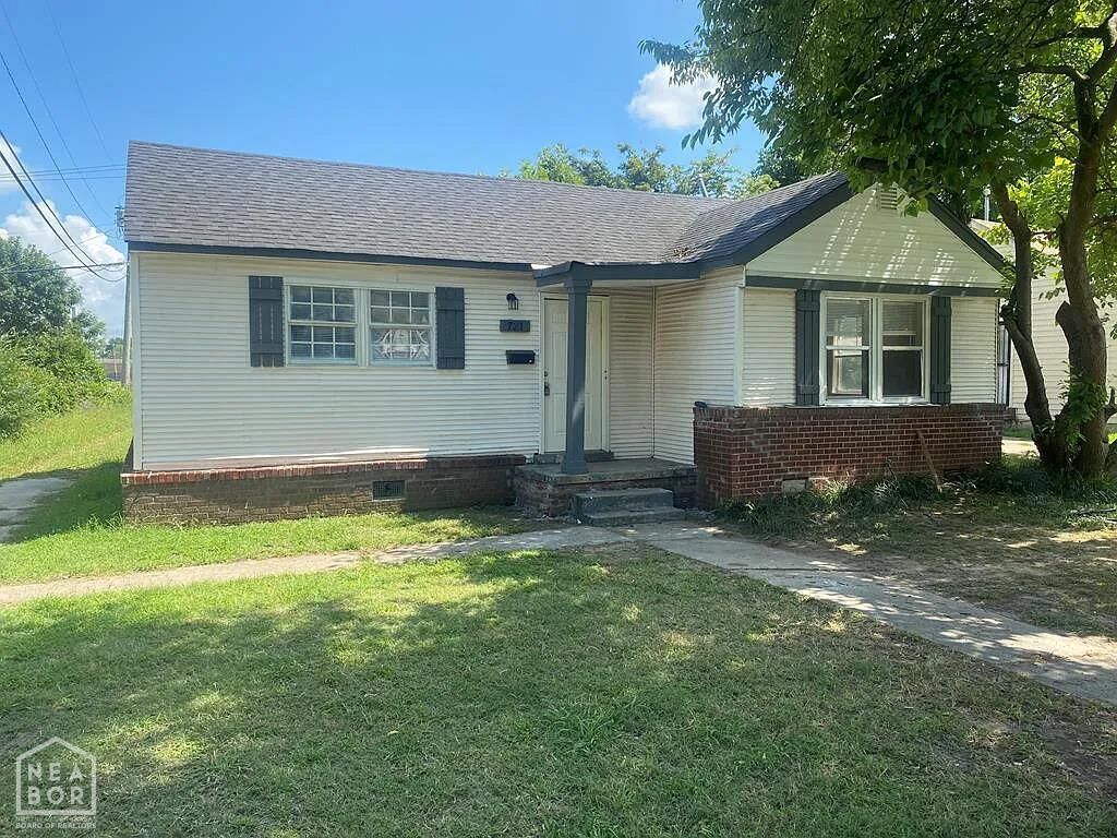 Property Photo:  721 E McAuley  AR 72301 