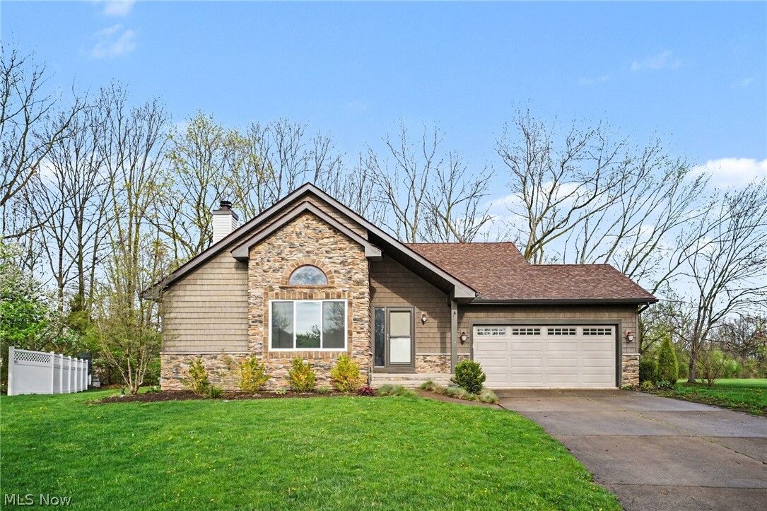 Property Photo:  9505 Green Valley Drive  OH 44060 