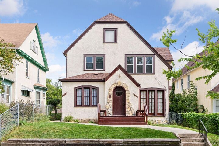 Property Photo:  2630 Dupont Avenue N  MN 55411 