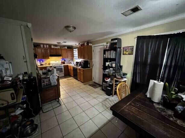 Property Photo:  1100 Aaron  LA 71446 